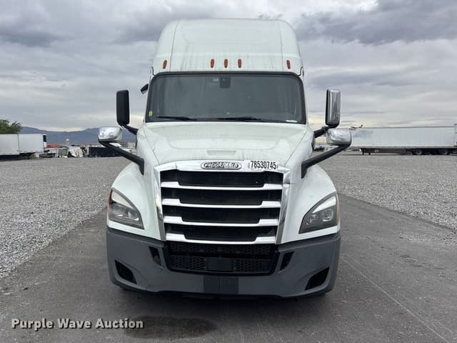 Image of Freightliner Cascadia equipment image 1