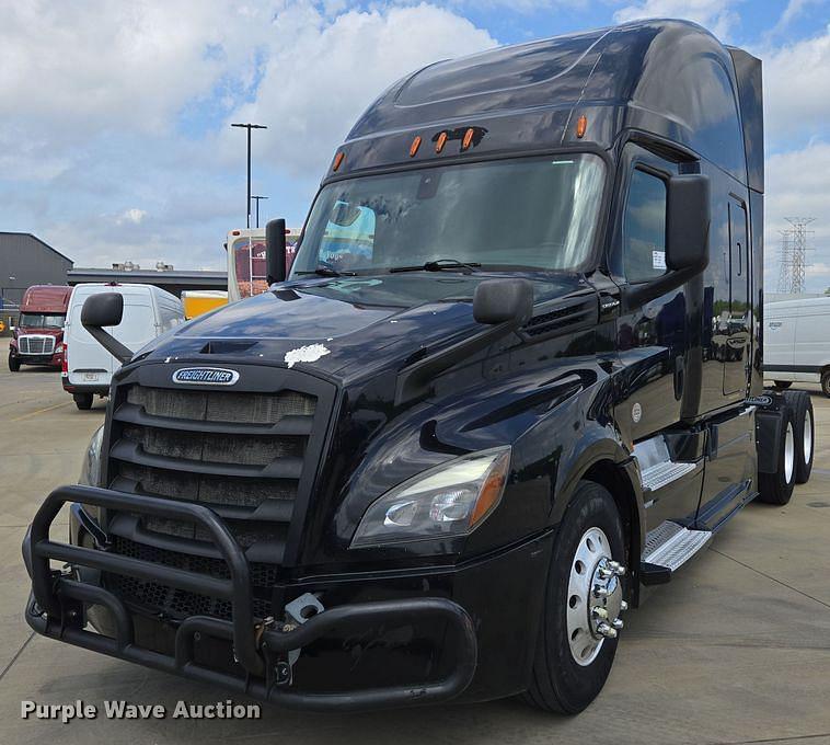 Image of Freightliner Cascadia Primary image