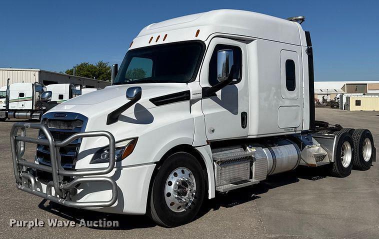 Image of Freightliner Cascadia Primary image