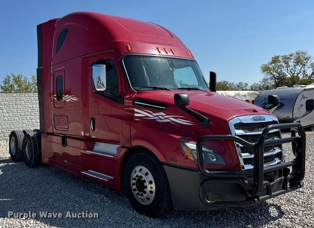 Image of Freightliner Cascadia equipment image 2