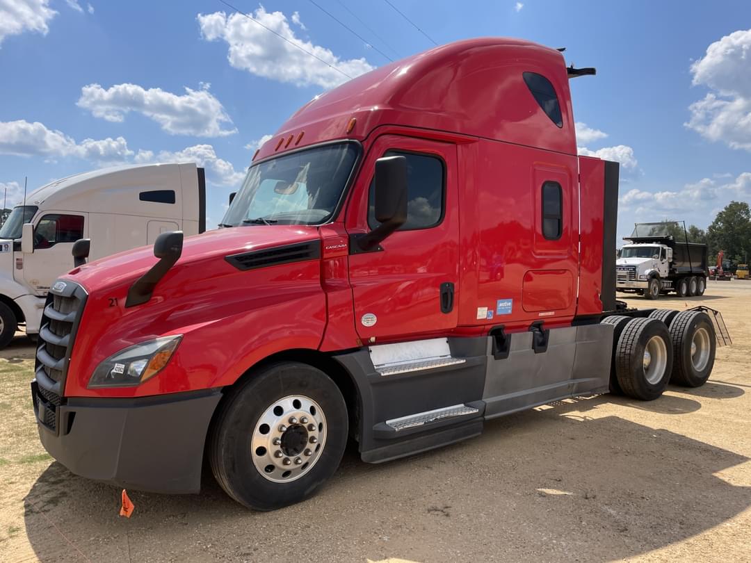 Image of Freightliner Cascadia Primary image