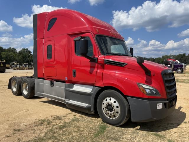 Image of Freightliner Cascadia equipment image 3