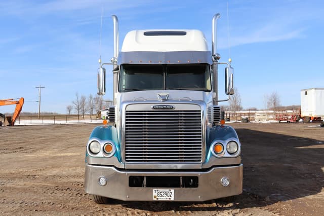 Image of Freightliner Coronado 132 equipment image 2