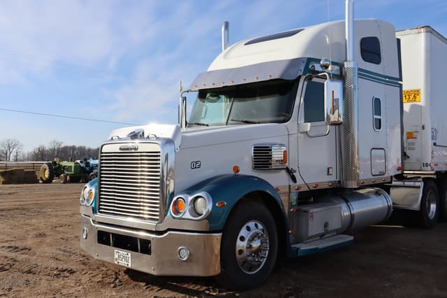 Image of Freightliner Coronado 132 equipment image 3
