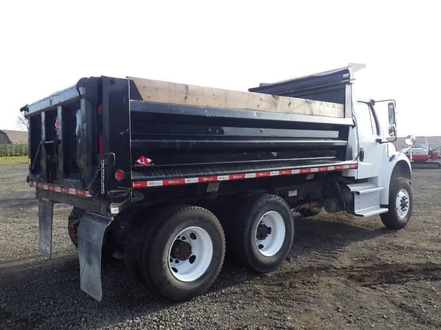 Image of Freightliner M2 equipment image 4