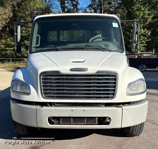 Image of Freightliner M2 equipment image 1