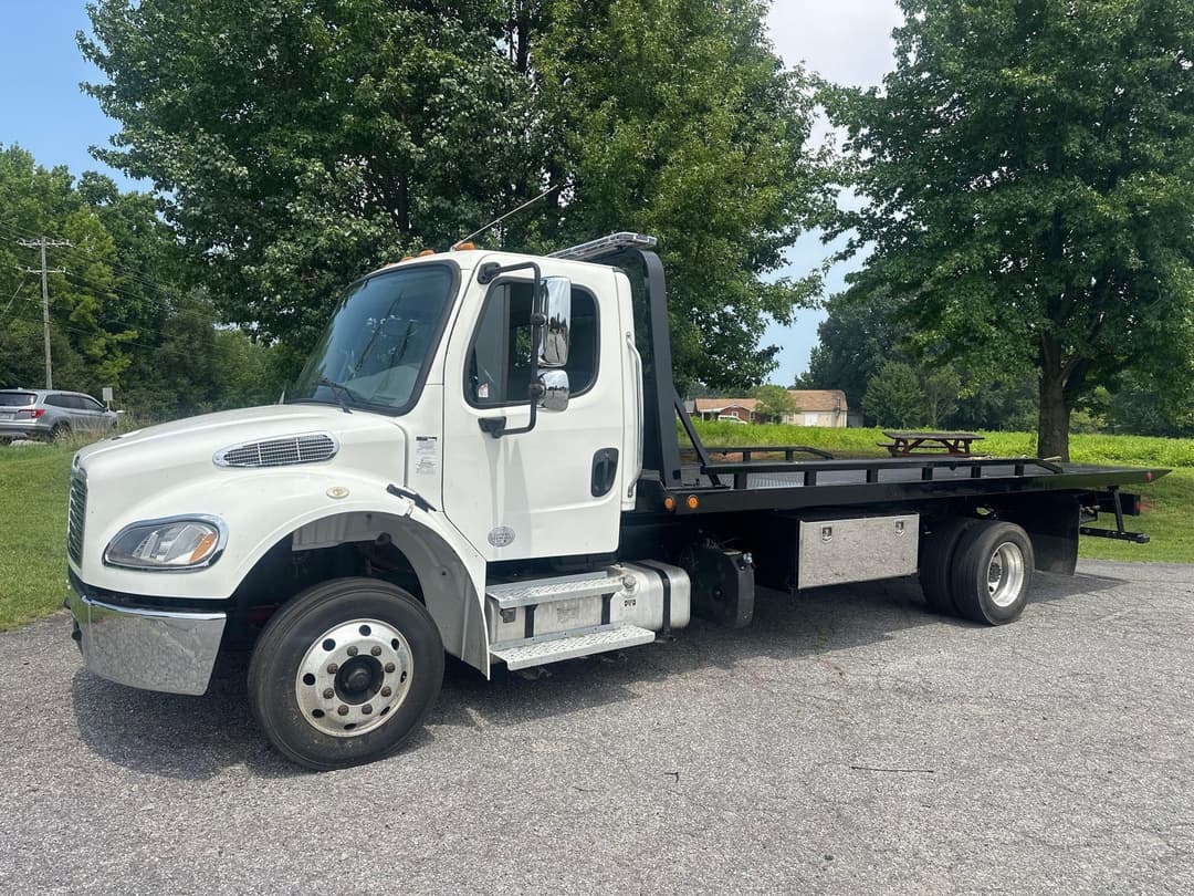 Image of Freightliner M2 Primary image