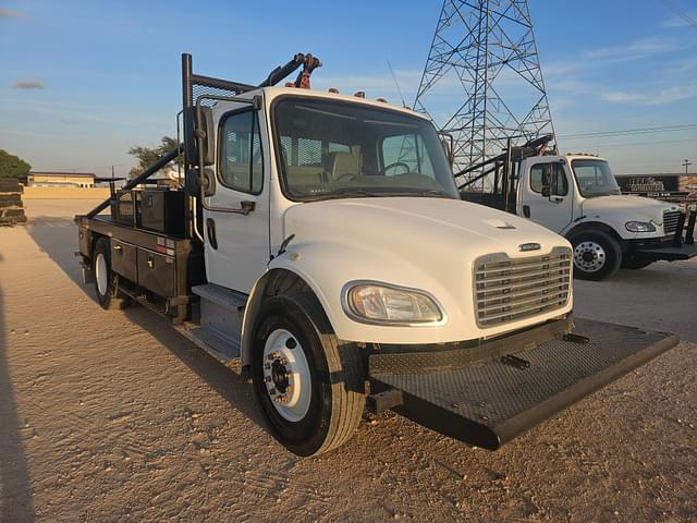 Image of Freightliner M2 equipment image 2