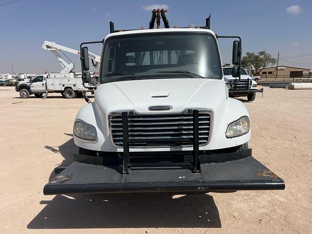 Image of Freightliner M2 equipment image 1