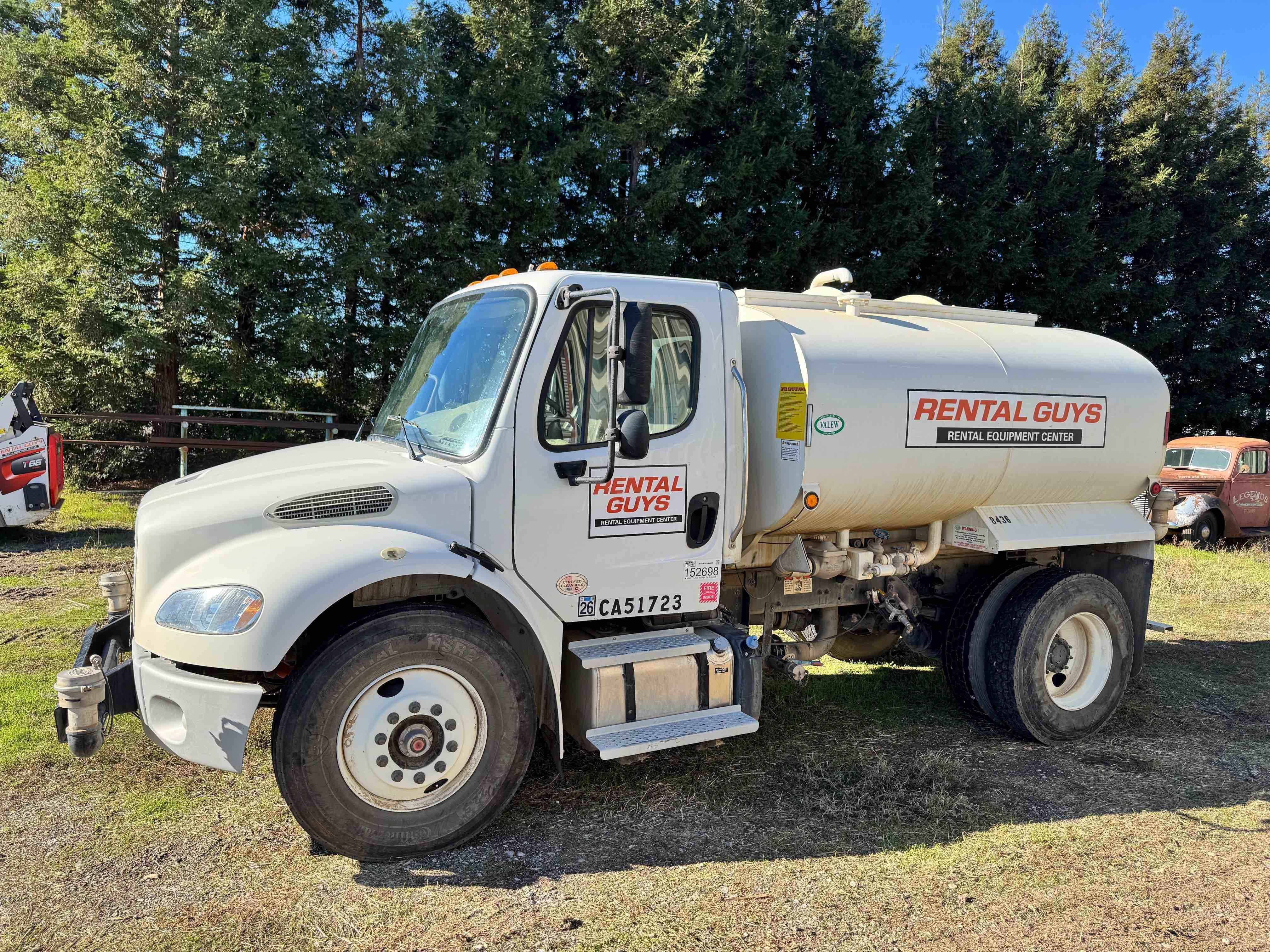 2019 Freightliner M2106 Equipment Image0