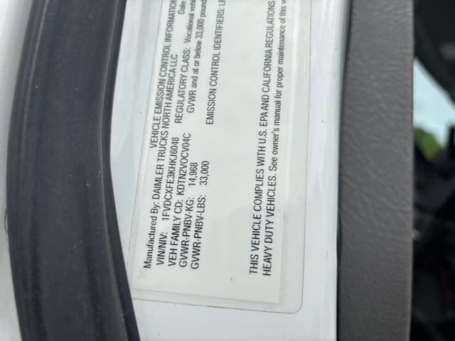 Image of Freightliner M2106 equipment image 2