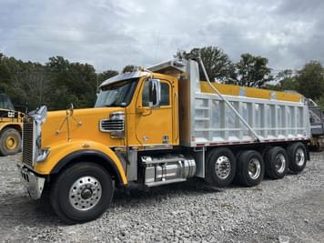 Main image Freightliner SD122