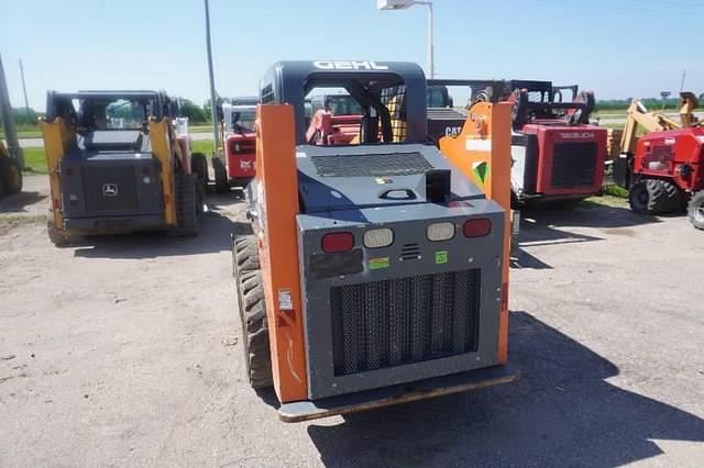 Image of Gehl R105 equipment image 3