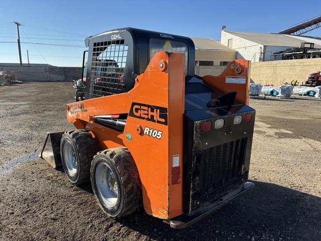 Image of Gehl R105 equipment image 3