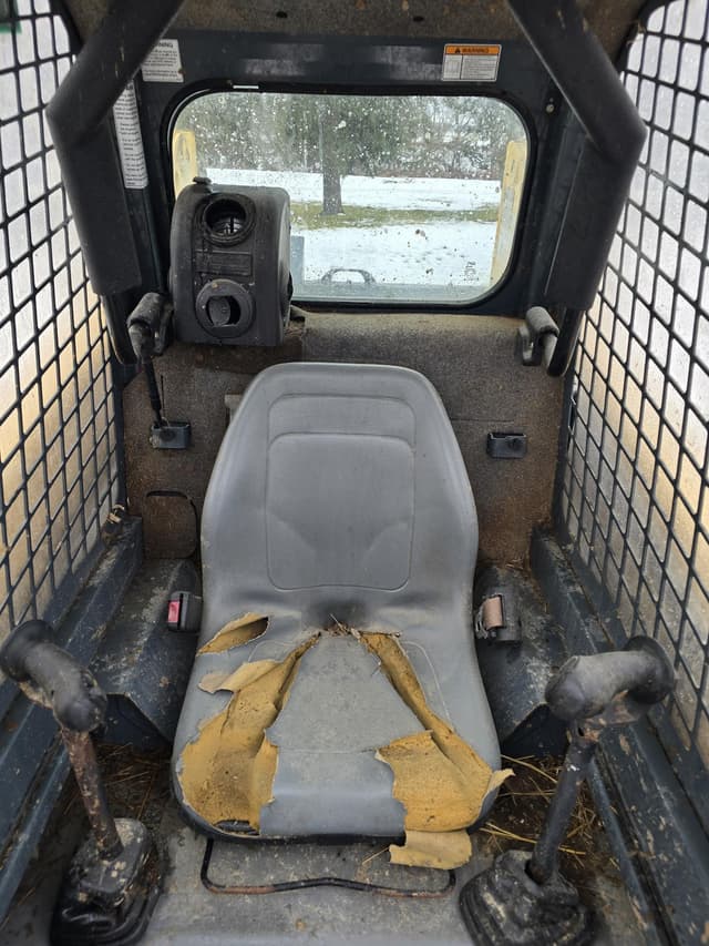 Image of Gehl R150 equipment image 4