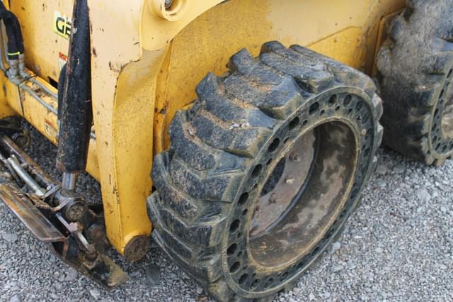 Image of Gehl R165 equipment image 1