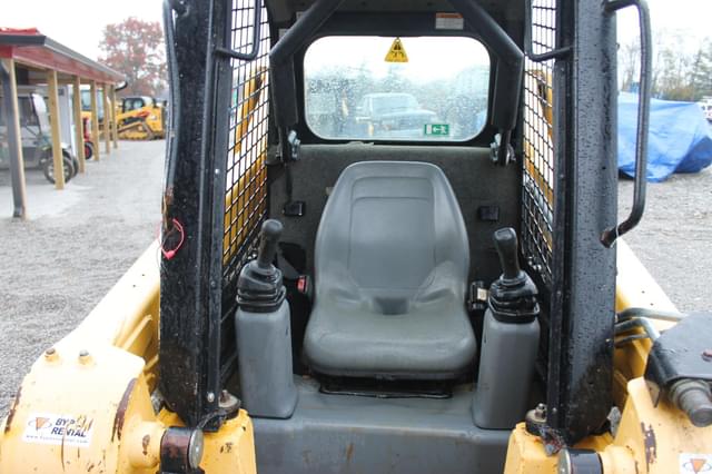 Image of Gehl R165 equipment image 3