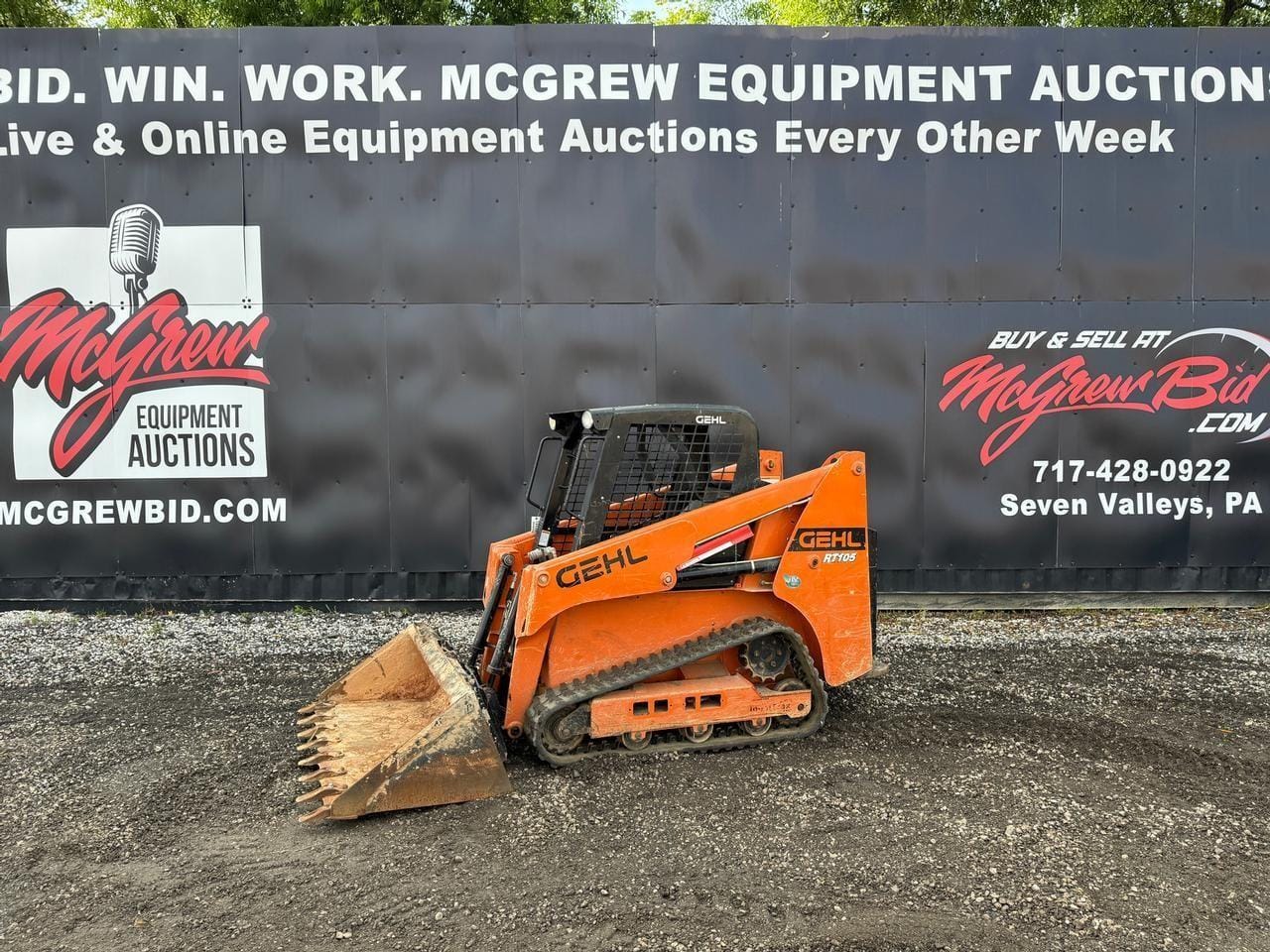 2019 Gehl RT105 Equipment Image0