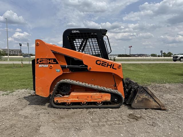 Image of Gehl RT105 equipment image 4