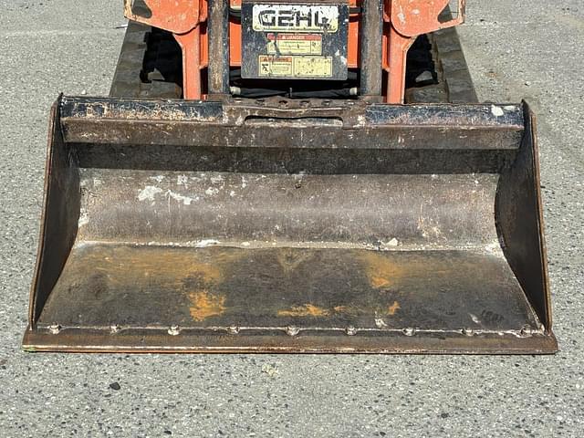 Image of Gehl RT105 equipment image 4