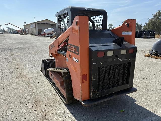 Image of Gehl RT105 equipment image 3