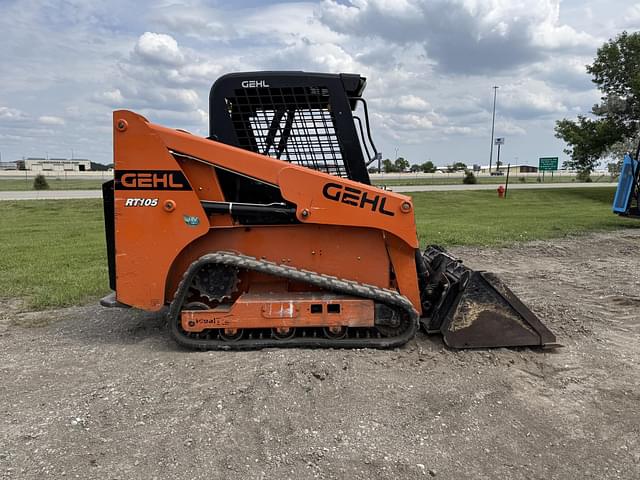 Image of Gehl RT105 equipment image 4