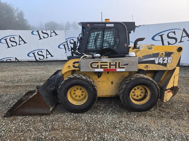 Image of Gehl V420 equipment image 1
