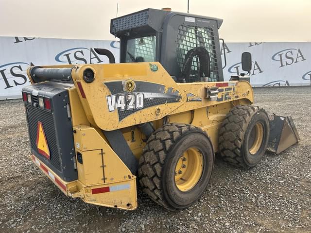 Image of Gehl V420 equipment image 4