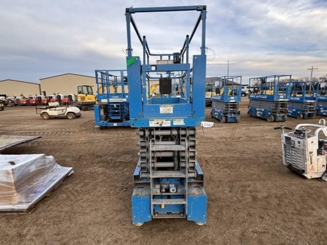 Image of Genie GS3232 equipment image 1