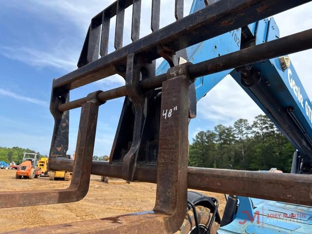 Image of Genie GTH-1056 equipment image 4