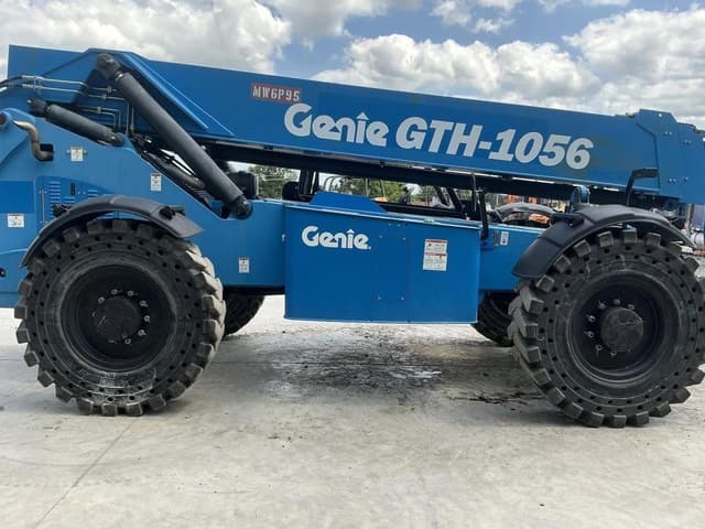 Image of Genie GTH1056 equipment image 4