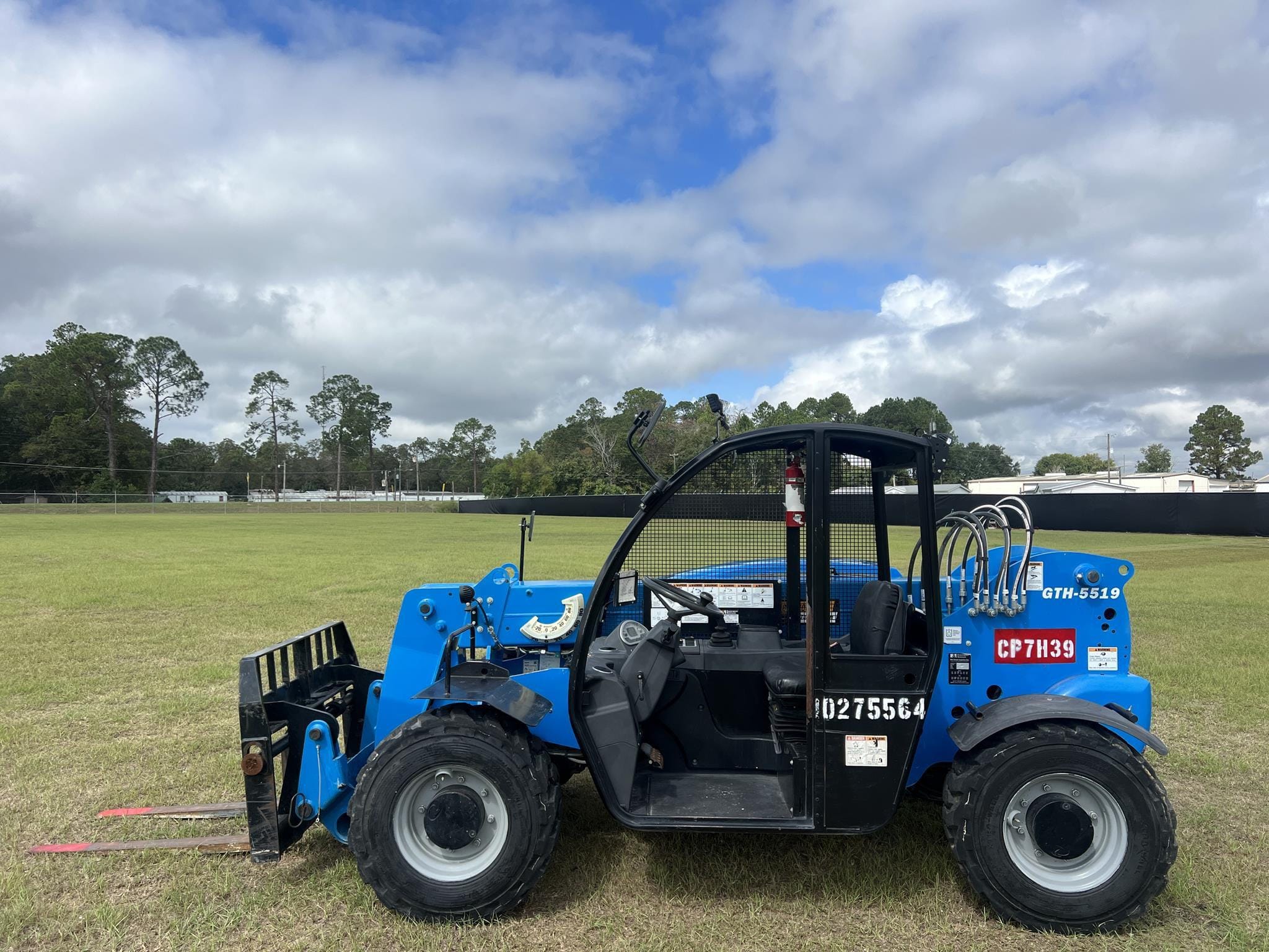 2019 Genie GTH5519 Equipment Image0