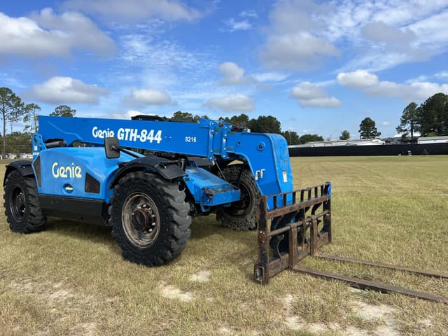 Image of Genie GTH844 equipment image 3
