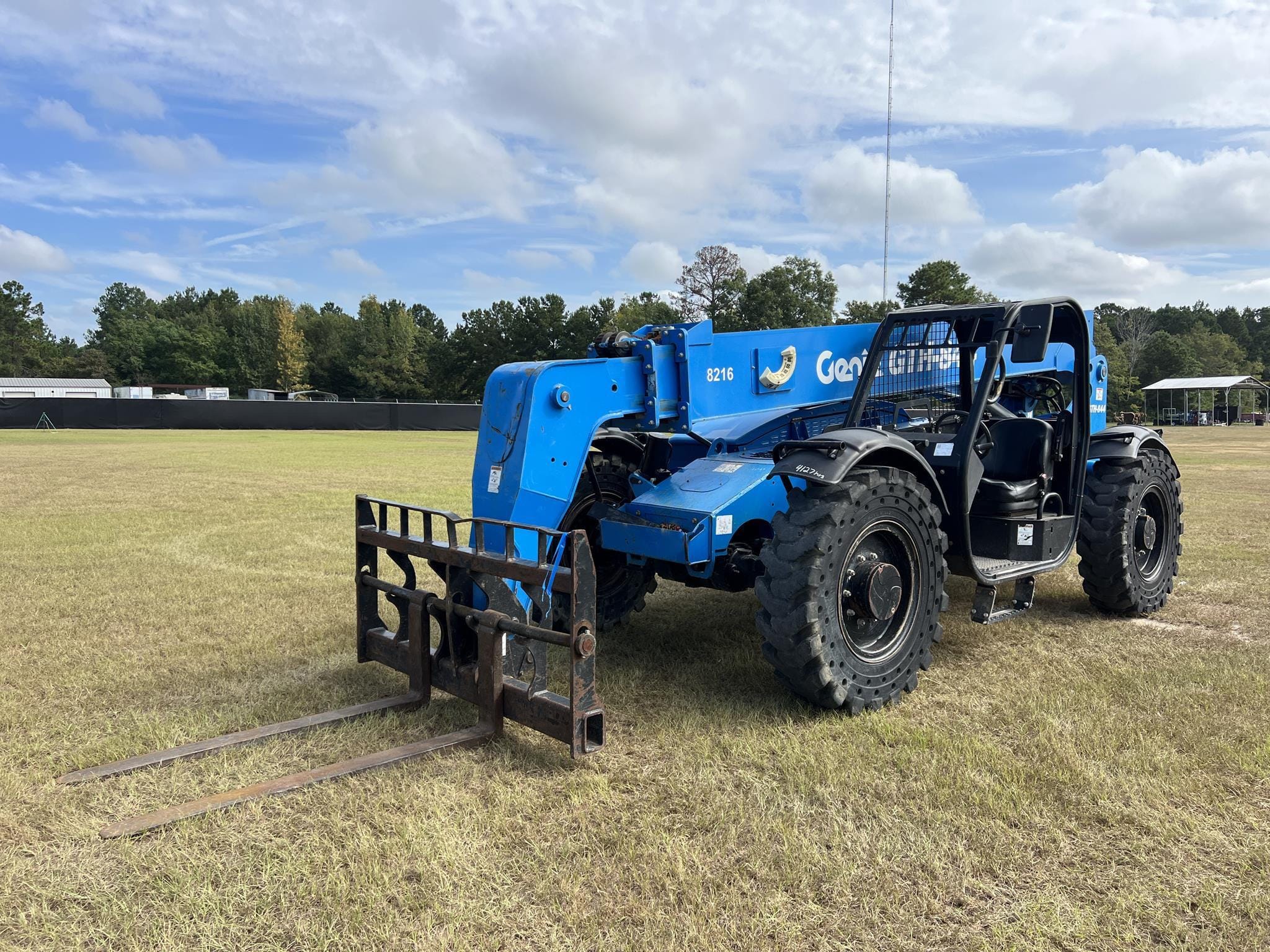2019 Genie GTH844 Equipment Image0