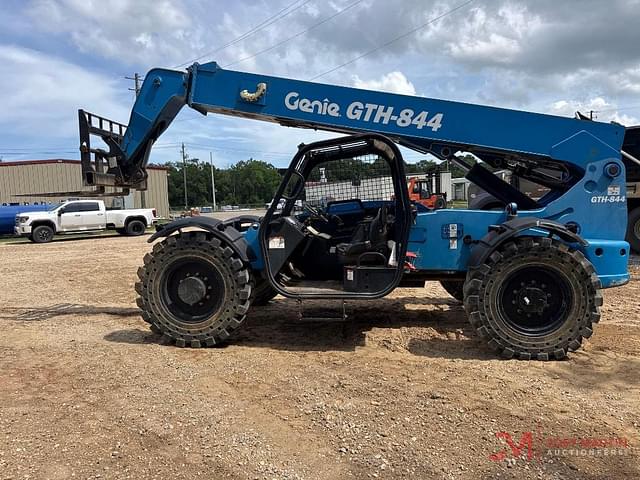 Image of Genie GTH844 equipment image 4