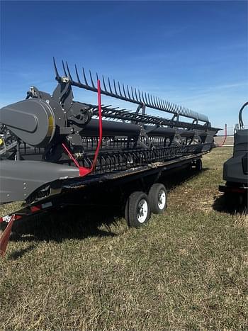 2019 Gleaner 9255 Equipment Image0