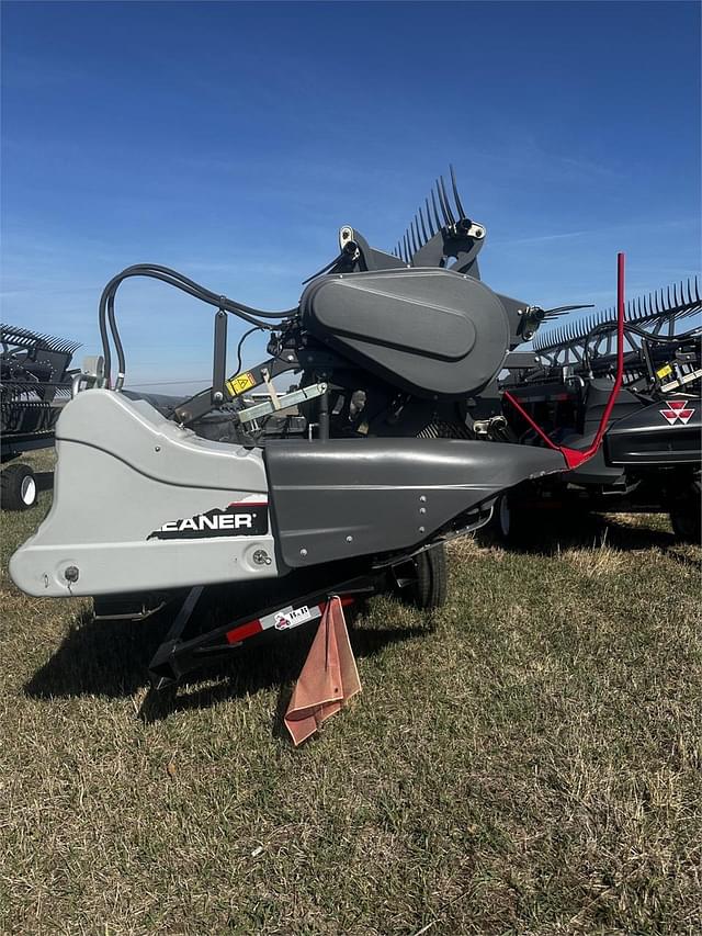 Image of Gleaner 9255 equipment image 1