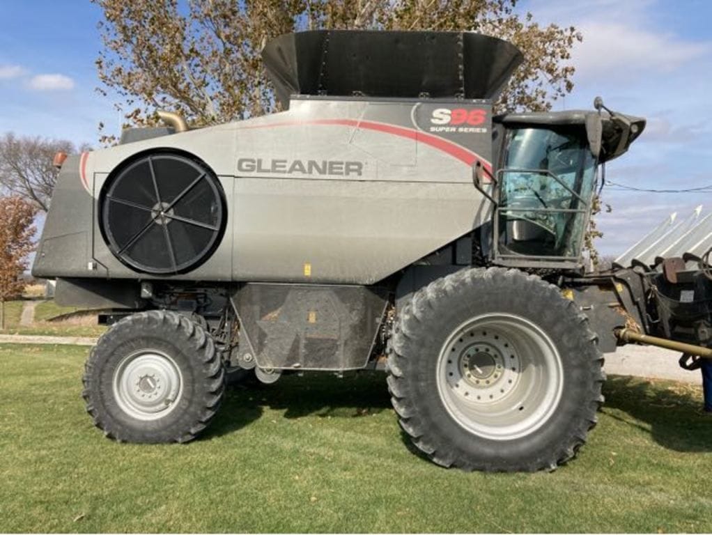 2019 Gleaner S96 Equipment Image0