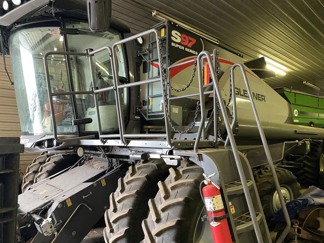 Image of Gleaner S97 Primary image