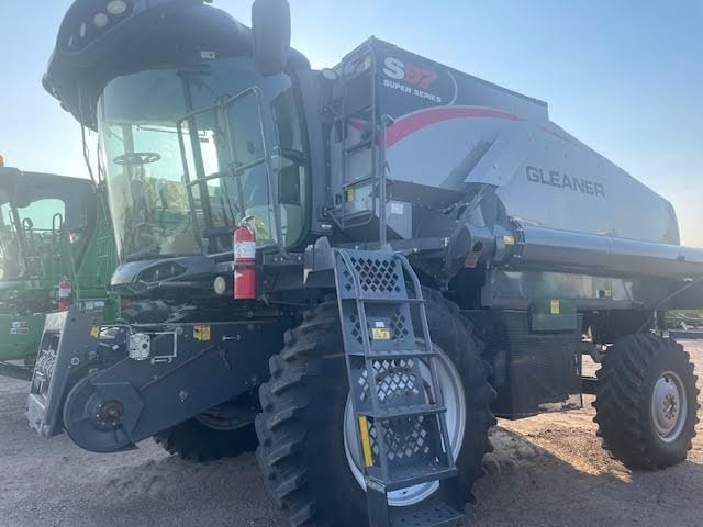 2019 Gleaner S97 Equipment Image0