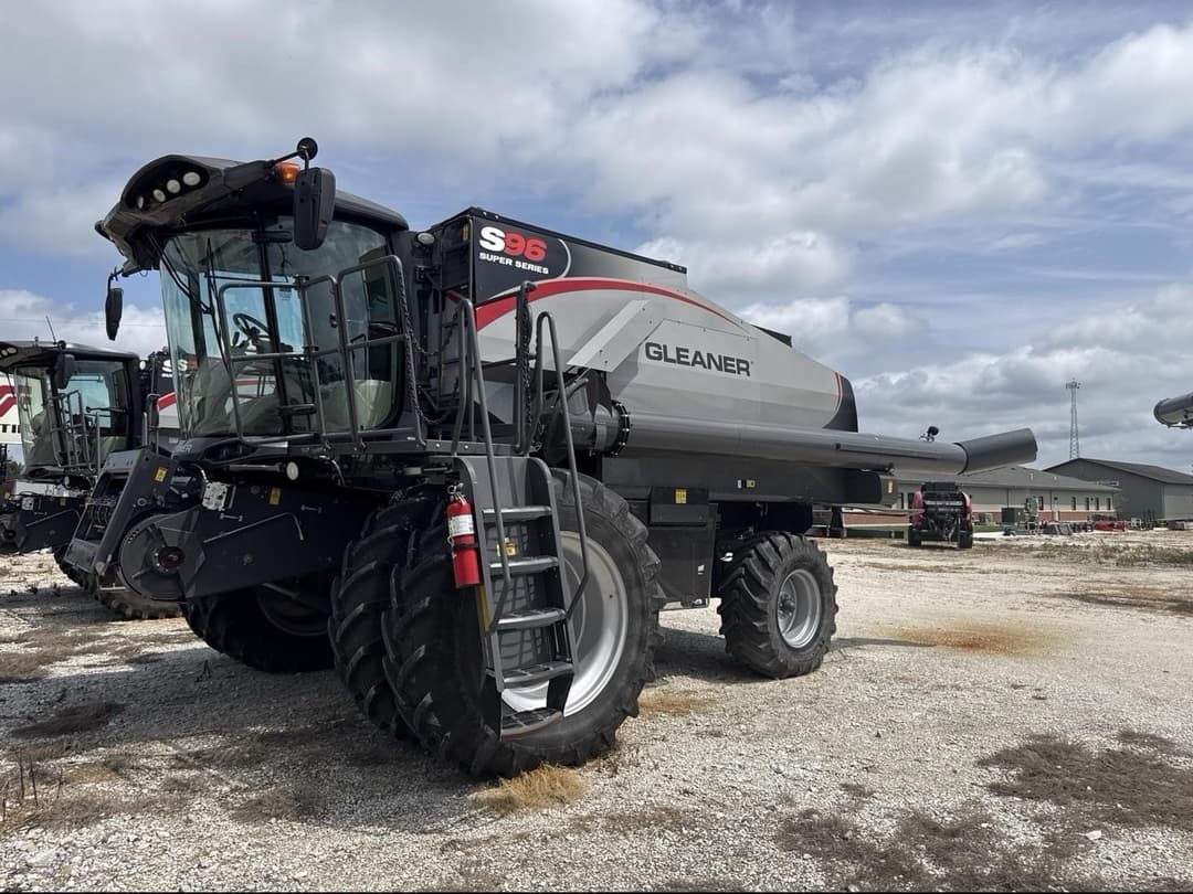 Image of Gleaner S97 Primary image