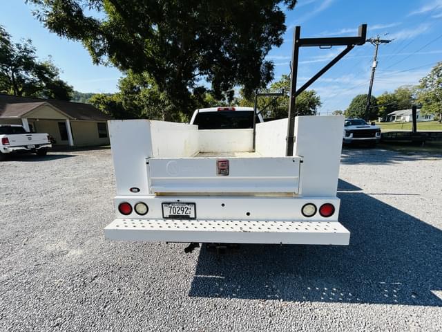 Image of GMC 2500HD equipment image 3