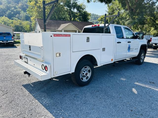 Image of GMC 2500HD equipment image 4