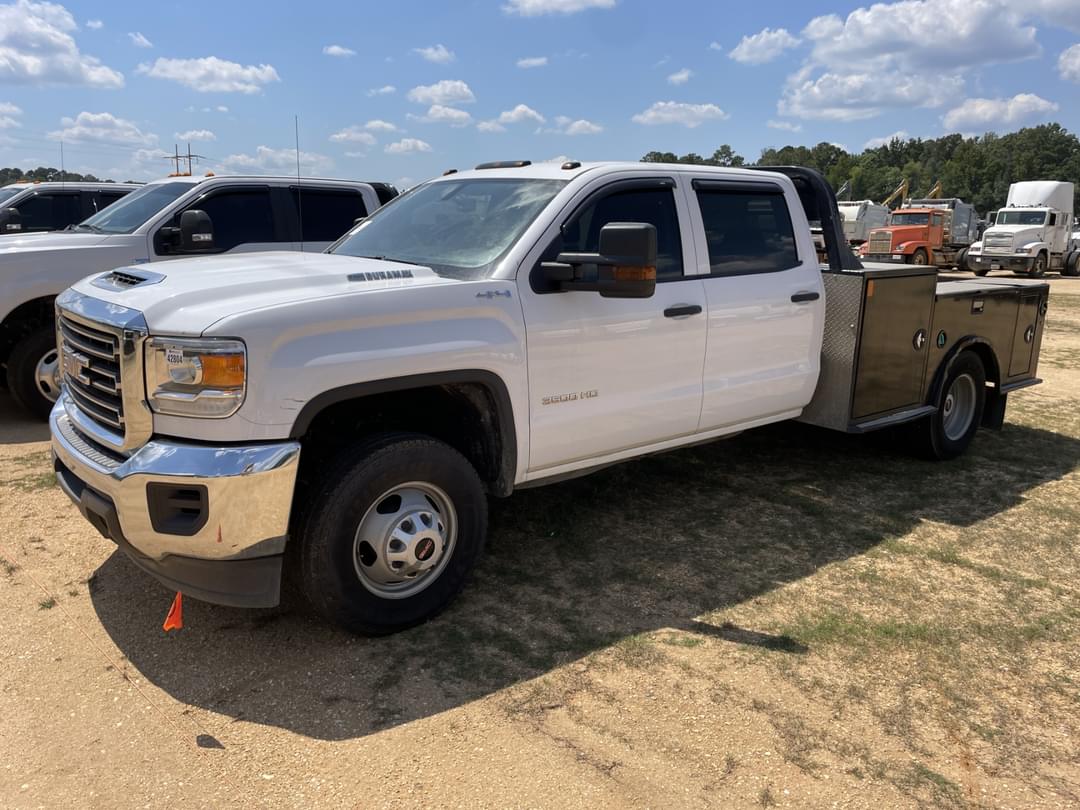 Image of GMC 3500HD Primary image