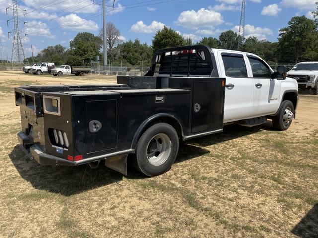 Image of GMC 3500HD equipment image 2
