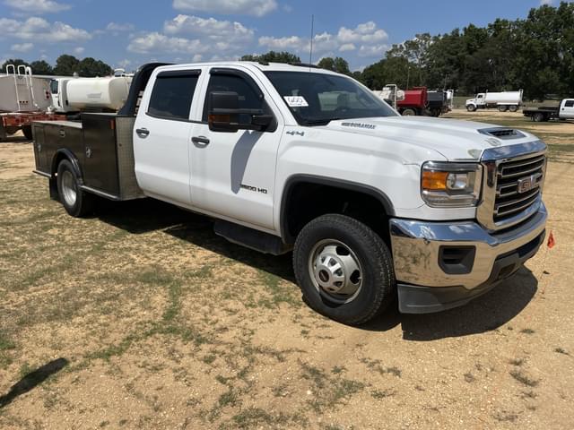 Image of GMC 3500HD equipment image 3