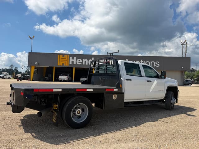Image of GMC 3500HD equipment image 2