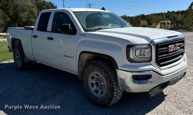 Image of GMC Sierra 1500 equipment image 2