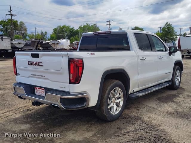 Image of GMC Sierra 1500 equipment image 4