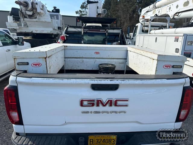 Image of GMC 2500HD equipment image 4